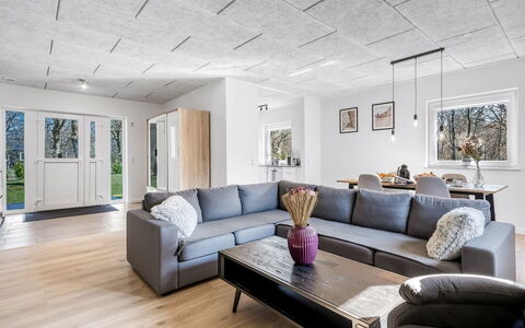 Calli: Blu, Piscina, Mobilia, Mobili Da Esterno, Ricorrere, Sedia, Shade, Eco Hotel, Vaso Di Fiori