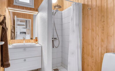 Gunborg - 2.5Km from the Sea