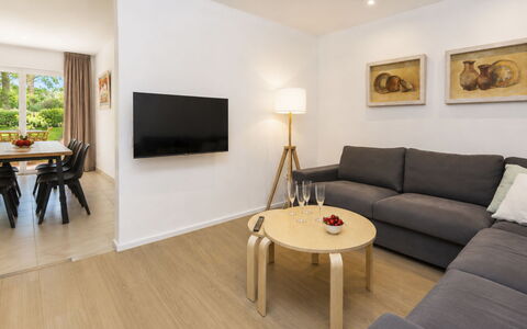 Country Club Family: Interior Design, Mobilia, Pavimentazione, Pavimento, Legna, Divano, Soggiorno, Soffitto, Camera, Casa
