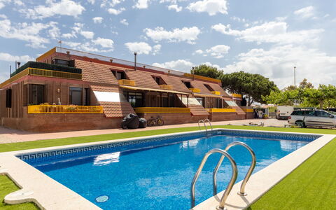 Mila: Mobili Da Esterno, Giardino, Tavolo Esterno, Sedia, Shade, Landscaping, Backyard, Cortile, Eco Hotel, Cucina & Sala Da Pranzo Tavolo