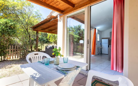 La Casetta di Franci: Mobili Da Esterno, Giardino, Tavolo Esterno, Sedia, Shade, Landscaping, Backyard, Cortile, Eco Hotel, Cucina & Sala Da Pranzo Tavolo