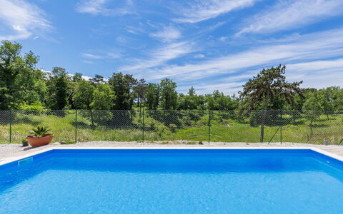 Santina: Blu, Piscina, Shade, Landscaping, Sempreverde