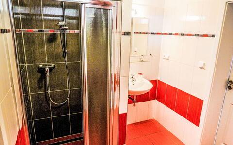 Cesky Krumlov 102: Rosso, Pavimentazione, Pavimento, Camera