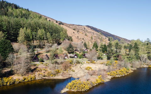 Sandpiper Lodge: Corpo D'Acqua, Geografia Montane, Albero, Natura, Paesaggio Naturale, Montagna, Vegetazione, Paesaggio, Highland, Collina