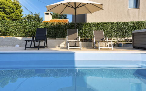 Helen: Piscina, Mobili Da Esterno, Ombrello, Mobilia, Ricorrere, Lettino, Sedia, Materiale Composito, Shade, Eco Hotel