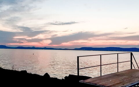 Sundown Beach: Cielo, Blu, Acqua, Risorse Idriche, Orizzonte, Corpo D'Acqua, Crepuscolo, Mare, Costiera E Morfologie Oceanic