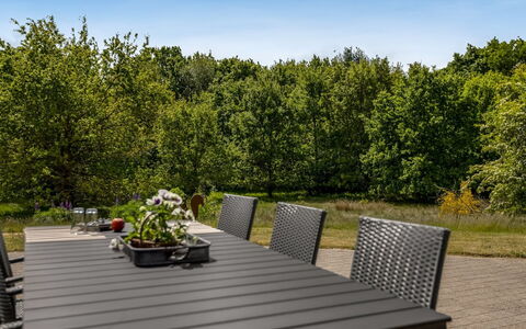 Truels - 30Km from the Sea: Mobilia, Mobili Da Esterno, Tavolo, Tavolo Esterno, Sedia, Cucina & Sala Da Pranzo Tavolo, Shade, Giardino, Terrazza, Latifoglie
