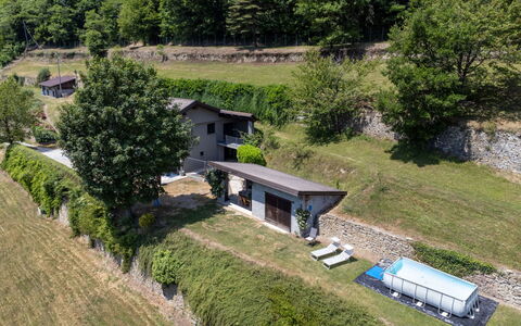 Belbo: Erba, Tetto, Area Rurale, Casa, Paesaggio, Arbusto, Villetta, Casa, Insediamento Umano