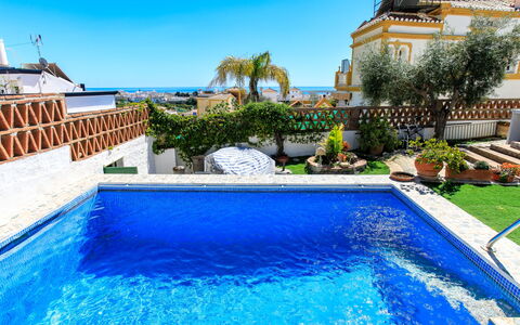 Celia Luise: Blu, Piscina, Ricorrere, Eco Hotel, Tempo Libero, Hotel, Villa, Estate, Resort Citta ', Balcone