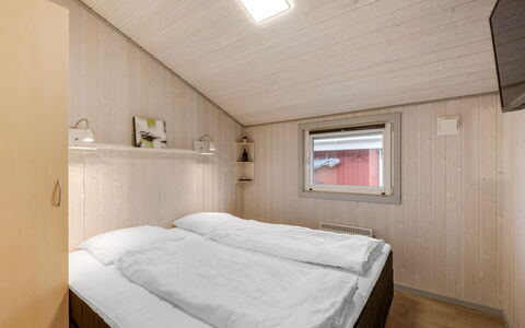 Seba - 1Km to the Fjord: Legna, Soffitto, Pavimento, Interior Design, Camera Da Letto, Pavimentazione, Camera, Color Legno, Letto, Latifoglie