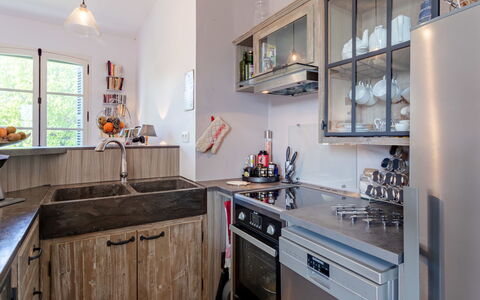 Les Jardins de Cabourg: Cucina, Controsoffitto, Elettrodomestico Da Cucina, Apparecchio Major, Cabinetry, Interior Design, Lavandino Della Cucina, Mobilia, Elettrodomestico, Cucina Stufa