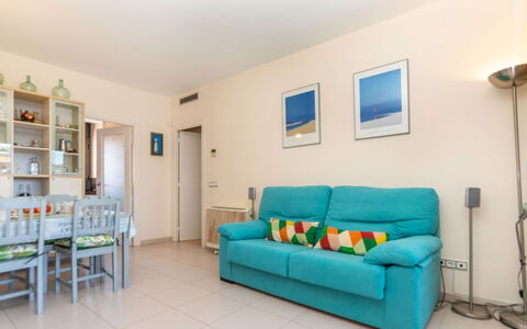Tramuntana: Interior Design, Appartamento, Mobilia, Pavimentazione, Pavimento, Casa, Camera, Soggiorno, Divano, Soffitto
