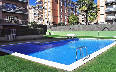 Tramuntana: Costruzione, Pianta, Acqua, Finestra, Piscina, Azzurro, Rettangolo, Interior Design, Urban Design, Shade