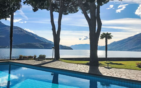 La Sostra: Zona Residenziale, Casa, Estate, Balcone, Recinzione, Villa