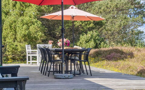 Kaj - 75M from the Sea: Vegetazione, Arbusto, Primavera, Villetta, Giardino, Shade, Backyard, Cortile, Sedia