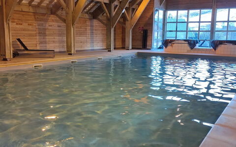 Les Fermes de Saint Sorlin: Piscina, Ricorrere, Estate, Latifoglie, Eco Hotel, Fascio, Illuminazione Diurna, Plank