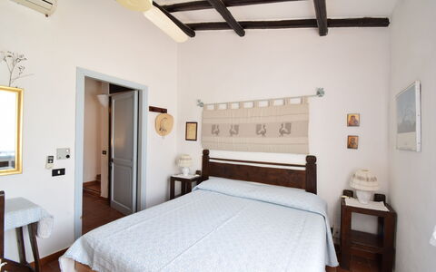 Villetta Oasi Belvedere, Budoni, Wifi, Ac: Mobilia, Interior Design, Parete, Camera Da Letto, Legna, Letto, Pavimentazione, Pavimento, Soffitto, Illuminazione