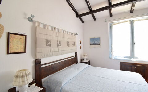 Villetta Oasi Belvedere, Budoni, Wifi, Ac: Mobilia, Parete, Camera Da Letto, Legna, Letto, Interior Design, Pavimento, Pavimentazione, Casa, Lenzuolo