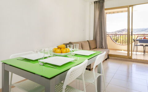 Aroca: Mobilia, Interior Design, Pavimentazione, Casa, Illuminazione, Soffitto, Pavimento, Sedia, Cucina & Sala Da Pranzo Tavolo, Cucina