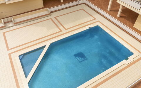 Ed. Villa Magna: Pavimento, Pavimentazione, Materiale Composito, Piscina, Color Legno, Design, Piastrella, Vernice