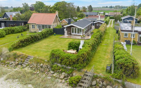 Dimo - 20M from the Sea