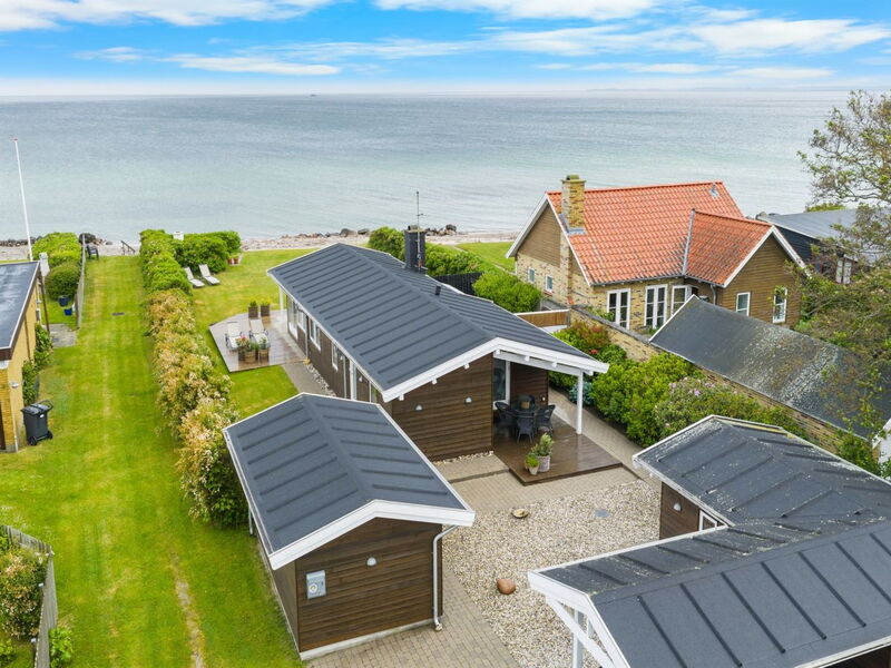 Dimo - 20M from the Sea