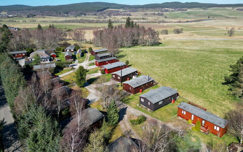 Lodge 3: Erba, Casa, Zona Residenziale, Paesaggio, Tetto, Plain, Casa, Area Rurale, Lotto, Villetta