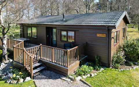 Lodge 8: Casa, Villetta, Casa, Portico, Raccordo, Log Cabin, Cortile, Edifici Giardino, Color Legno