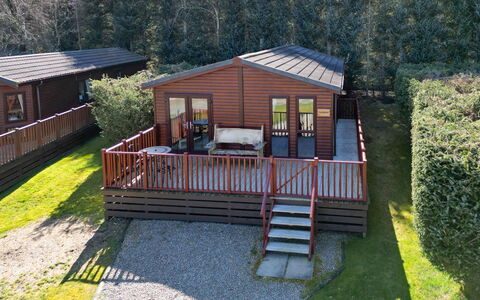 Lodge 2: Color Legno, Villetta, Giardino, Latifoglie, Deck, Piscina, Edifici Giardino, Cortile, Log Cabin, Eco Hotel