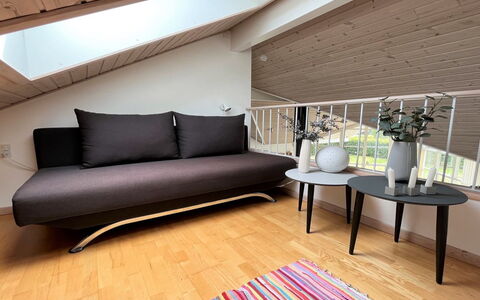 Sejer - 350M from the Sea: Mobilia, Legna, Pavimentazione, Interior Design, Divano, Pavimento, Pavimento In Legno, Soggiorno, Cuscino, Lancia Cuscino