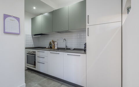 Central Cozy Nest With Parking, Bogliasco: Elettrodomestico Da Cucina, Cucina, Controsoffitto, Apparecchio Major, Pavimentazione, Interior Design, Cabinetry, Pavimento, Soffitto, Mobilia
