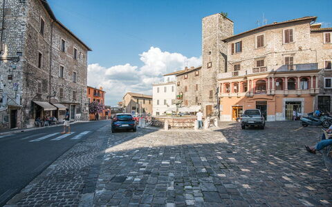 Casa Alloro, Ac, Wifi, Narni: Costruzione, Parete, Finestra, Città, Manto Stradale, Cittadina, Facciata, Quartiere, Strada, Architettura