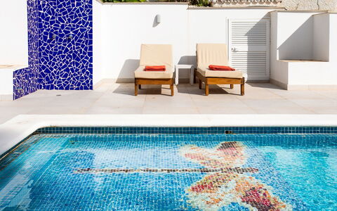 Villa Esperanza: Piscina, Mobilia, Mobili Da Esterno, Ricorrere, Lettino, Tempo Libero, Sedia, Piastrella, Pianta Della Casa, Hotel
