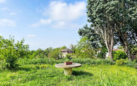 Asti 50: Casa, Appartamento, Balcone, Estate, Shade, Villa, Eco Hotel, Portico, Landscaping, Dimora