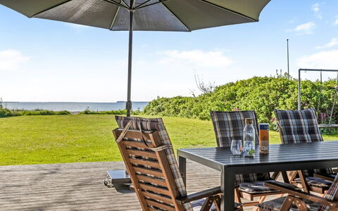 Ørn - 5M from the Sea: Estate, Shade, Driveway, Agriturismo
