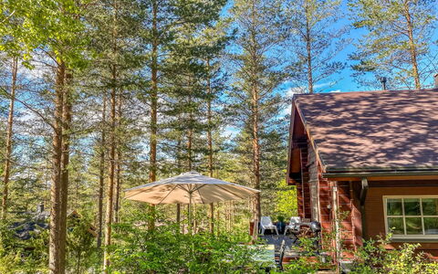 Casa Vierumäki: Mobilia, Interior Design, Pavimentazione, Pavimento, Tavolo, Soffitto, Cucina & Sala Da Pranzo Tavolo, Illuminazione, Sedia, Casa