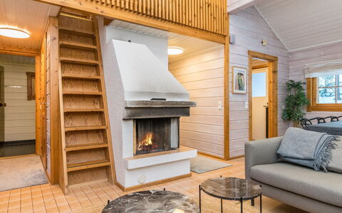 Casa Vierumäki: Mobilia, Interior Design, Pavimentazione, Pavimento, Tavolo, Soffitto, Cucina & Sala Da Pranzo Tavolo, Illuminazione, Sedia, Casa
