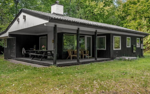 Gitten - from the Sea: Legna, Casa, Portico, Deck, Latifoglie, Tetto, Color Legno, Pavimento In Legno, Eco Hotel
