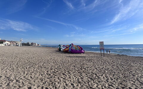 Viñamar: Cielo, Spiaggia, Blu, Corpo D'Acqua, Ambiente Naturale, Orizzonte, Costa, Mare, Costiera E Morfologie Oceanic, Riva