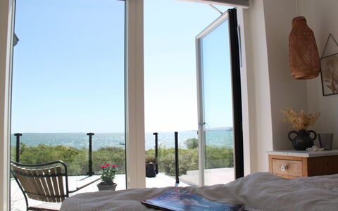 Valia - 20M from the Sea: Mobilia, Interior Design, Pavimento, Camera Da Letto, Camera, Casa, Letto, Bicchiere, Biancheria, Bedding