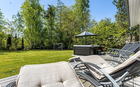 Marlena - 1.1Km from the Sea: Tetto, Casa, Zona Residenziale, Casa, Estate, Villetta, Design