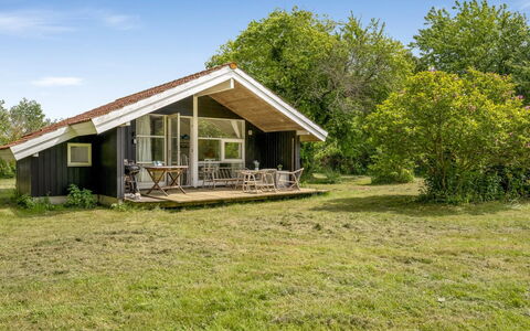 Nnykka - 125M from the Sea: Estate, Shade, Driveway, Agriturismo