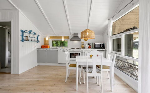 Nnykka - 125M from the Sea: Estate, Shade, Driveway, Agriturismo