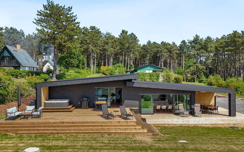 Arjuna - 750M from the Sea: Legna, Casa, Portico, Deck, Latifoglie, Tetto, Color Legno, Pavimento In Legno, Eco Hotel