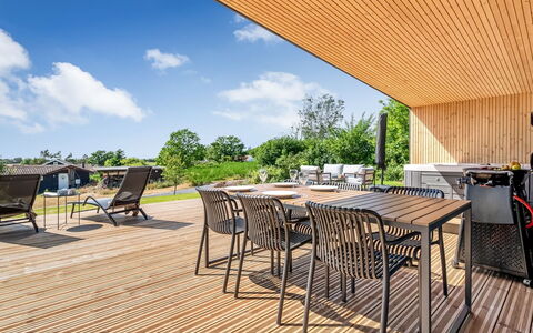 Arjuna - 750M from the Sea: Legna, Casa, Portico, Deck, Latifoglie, Tetto, Color Legno, Pavimento In Legno, Eco Hotel