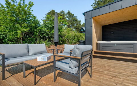 Arjuna - 750M from the Sea: Legna, Casa, Portico, Deck, Latifoglie, Tetto, Color Legno, Pavimento In Legno, Eco Hotel
