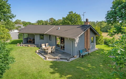 Steffenie - 250M from the Sea: Legna, Casa, Portico, Deck, Latifoglie, Tetto, Color Legno, Pavimento In Legno, Eco Hotel
