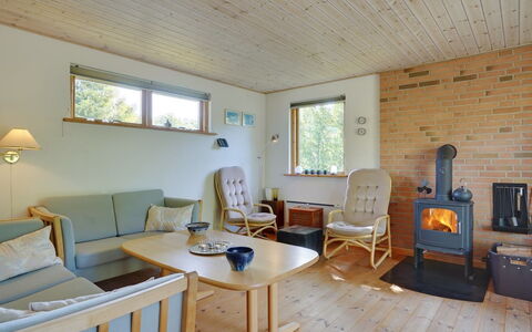 Steffenie - 250M from the Sea: Legna, Casa, Portico, Deck, Latifoglie, Tetto, Color Legno, Pavimento In Legno, Eco Hotel