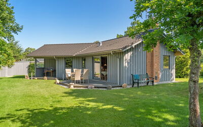 Steffenie - 250M from the Sea