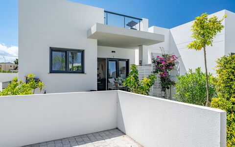 Vergel Beach: Appartamento, Sedia, Balcone, Ricorrere, Hotel, Baia, Cucina & Sala Da Pranzo Tavolo, Mobili Da Esterno, Resort Citta '